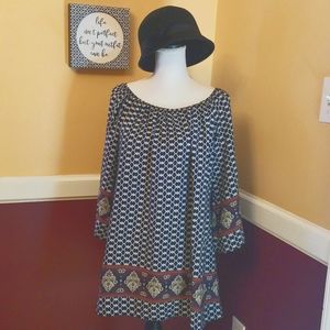 Chic Geometric Women's Tunic in Navy and Burgundy